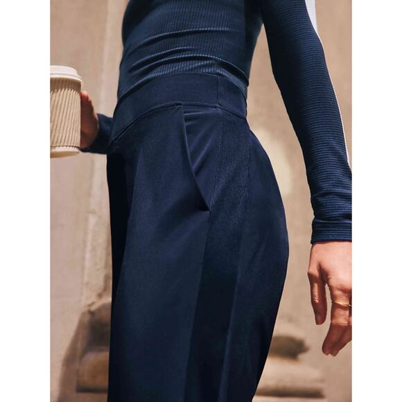 Athleta Brooklyn Mid Rise Ankle Pant Womens Size 6 Navy Blue EUC - Picture 4 of 13